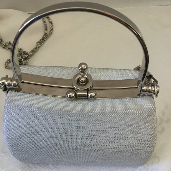 ALDO Small Silver Handbag Chain or Handle Prom Gala Formal 5" across x 4" - Picture 11 of 13